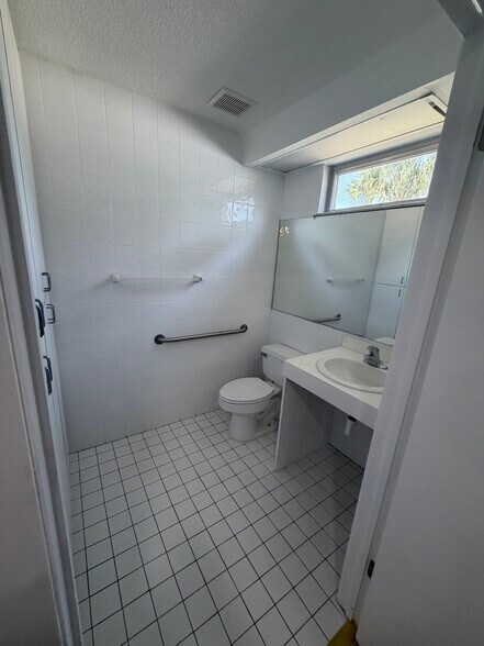 More Photos Of 35 Harbor Woods Cir, Safety Harbor Specialty For Sale