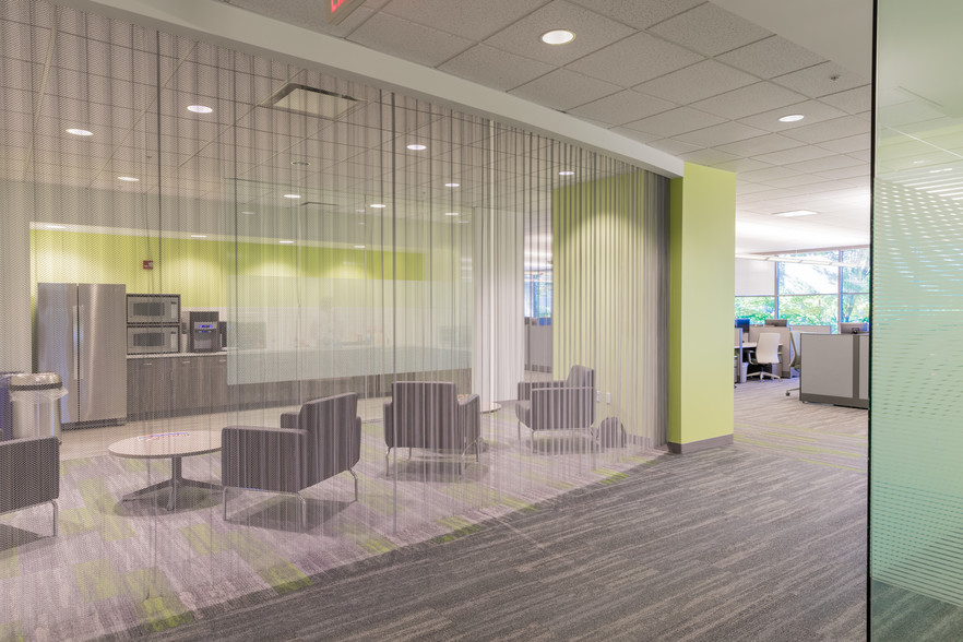 More Photos Of 1000 GSK Dr, Coraopolis Medical For Lease