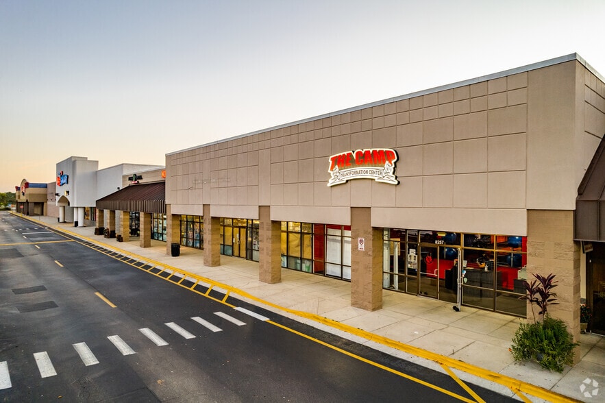 More Photos Of 8111-8481 John Young Pky, Orlando Unknown For Lease