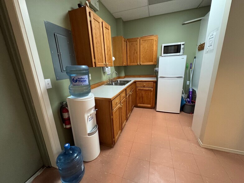 More Photos Of 5725 Vedder Rd, Chilliwack Freestanding For Sale