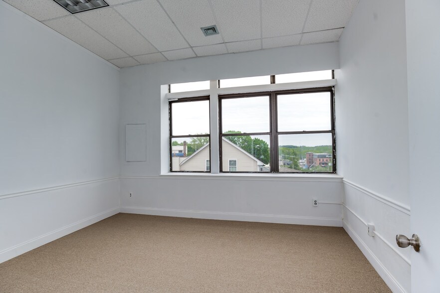 More Photos Of 112 Main St, Putnam Storefront Retail Office For Lease