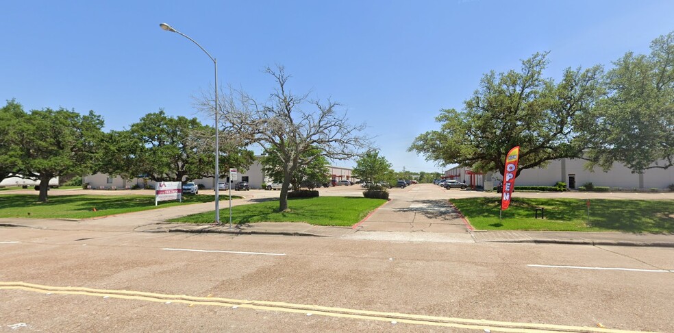 Primary Photo Of 902-910 Gemini, Houston Unknown For Lease