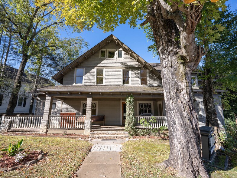 More Photos Of 99 Walnut St, Waynesville Office Residential For Sale