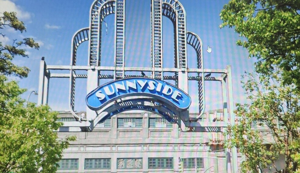 More Photos Of 4520 46th St, Sunnyside General Retail For Lease