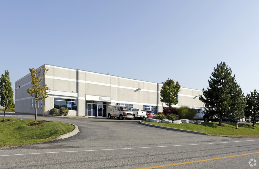 More Photos Of 490 Sheldon Dr, Cambridge Showroom For Lease