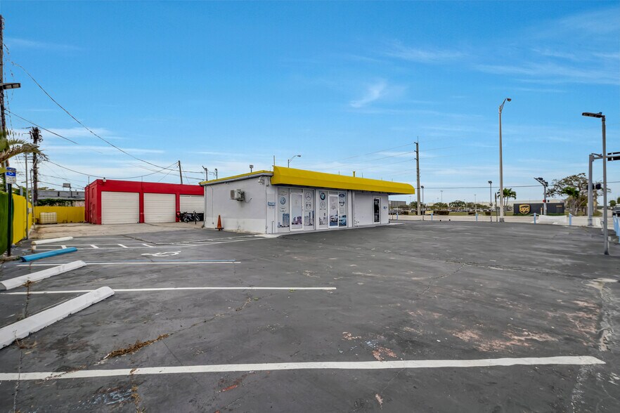 More Photos Of 5600 E 8th Ave, Hialeah Auto Dealership For Lease
