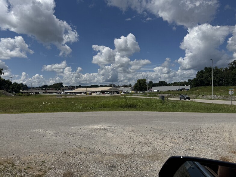 More Photos Of 590 Commerce Dr, Cookeville Land For Sale