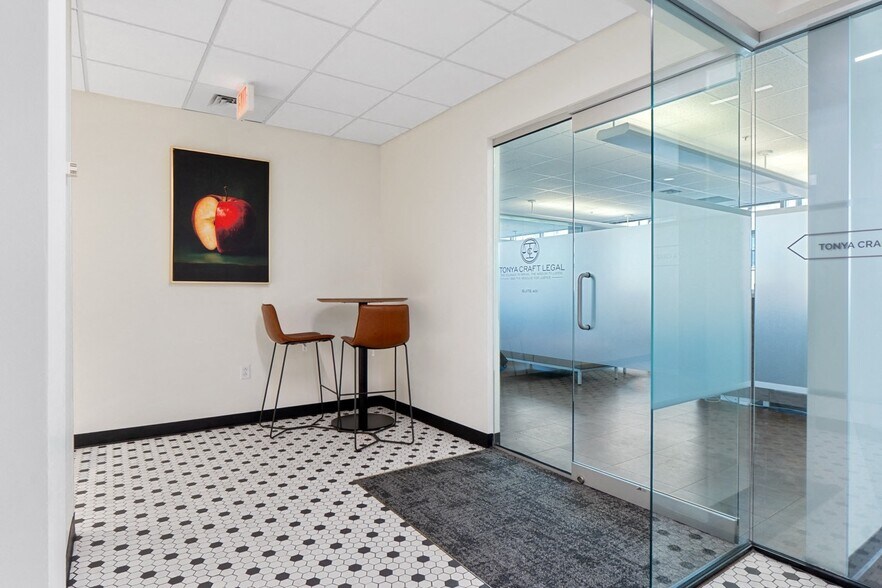 More Photos Of 1100 Market St, Chattanooga Office For Sale