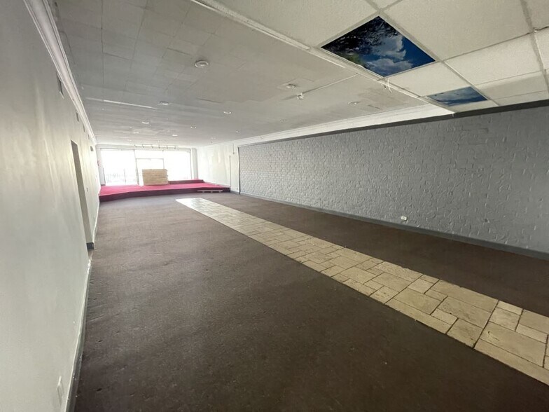 More Photos Of 6450 Bellingham Ave, North Hollywood Storefront Retail Office For Lease