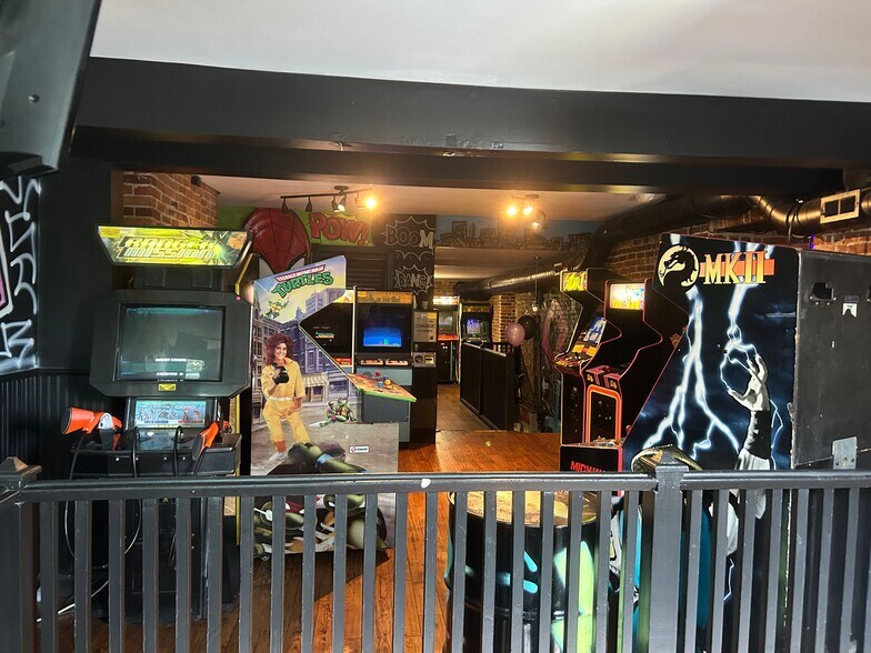 More Photos Of 902-904 S Charles St, Baltimore Restaurant For Lease