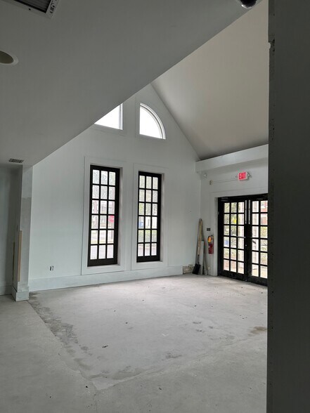 More Photos Of 637 Rutledge Ave, Charleston Restaurant For Lease