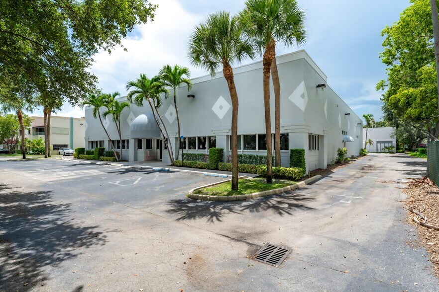 More Photos Of 6510 W Rogers Cir, Boca Raton Light Manufacturing For Sale