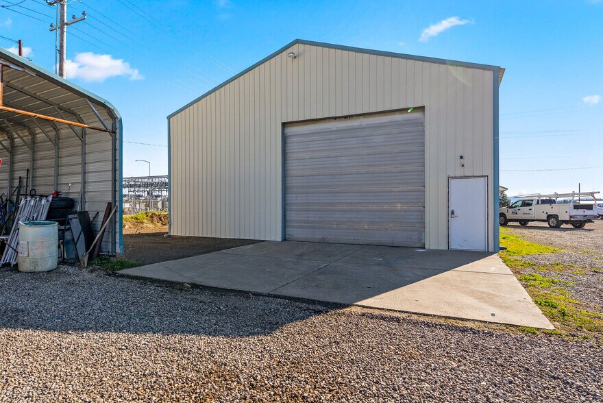 More Photos Of 11445 N Reed Rd, Hayden Warehouse For Lease