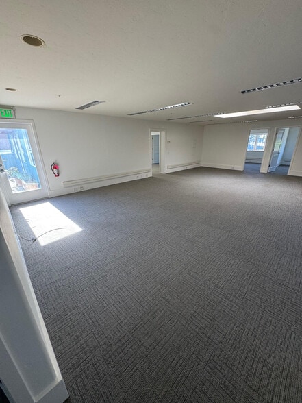 More Photos Of 637 Main St, Half Moon Bay Office For Lease