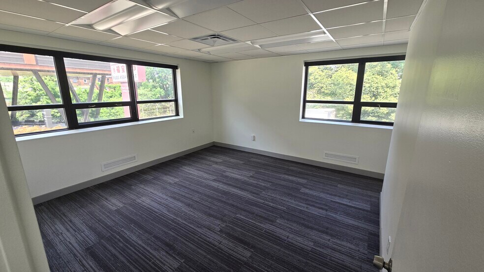 More Photos Of 5020 Centre Ave, Pittsburgh Office For Lease