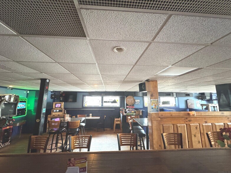More Photos Of 164 Main St, Portland Restaurant For Sale