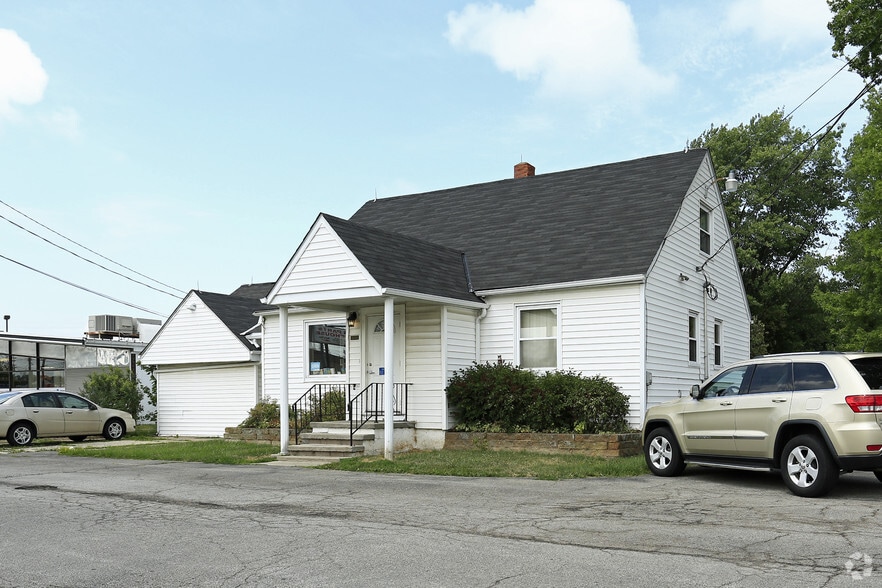 More Photos Of 7439 Tyler Blvd, Mentor Veterinarian Kennel For Sale