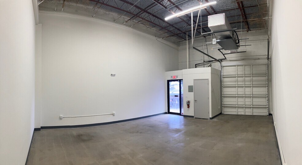 Primary Photo Of 11320 Fortune Cir, Wellington Warehouse For Lease