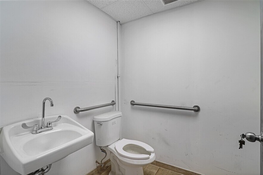 More Photos Of 147 Smith St, Brooklyn Apartments For Lease