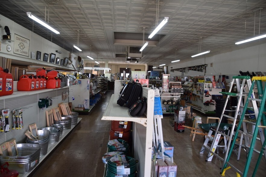 More Photos Of 401 S Elm St, Bald Knob Freestanding For Sale