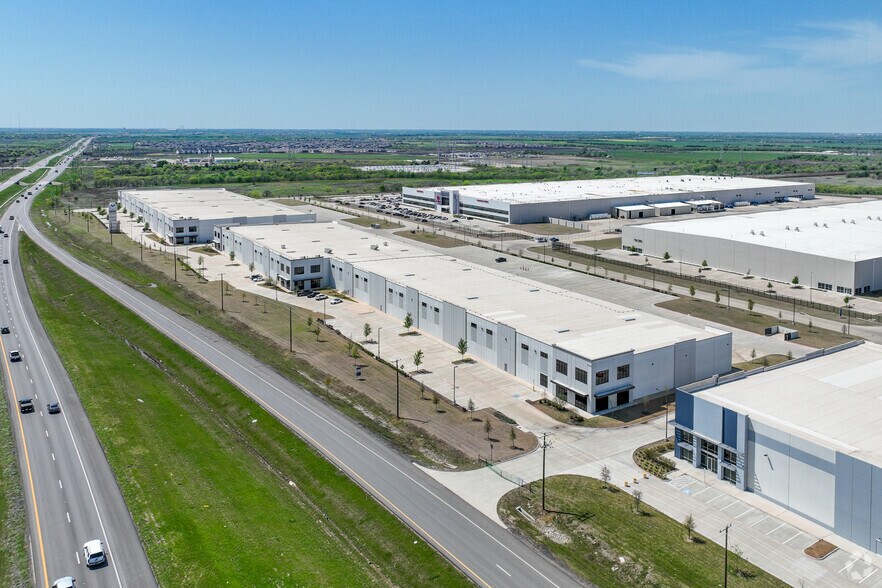 More Photos Of 3090 Challenger Dr, Midlothian Distribution For Lease