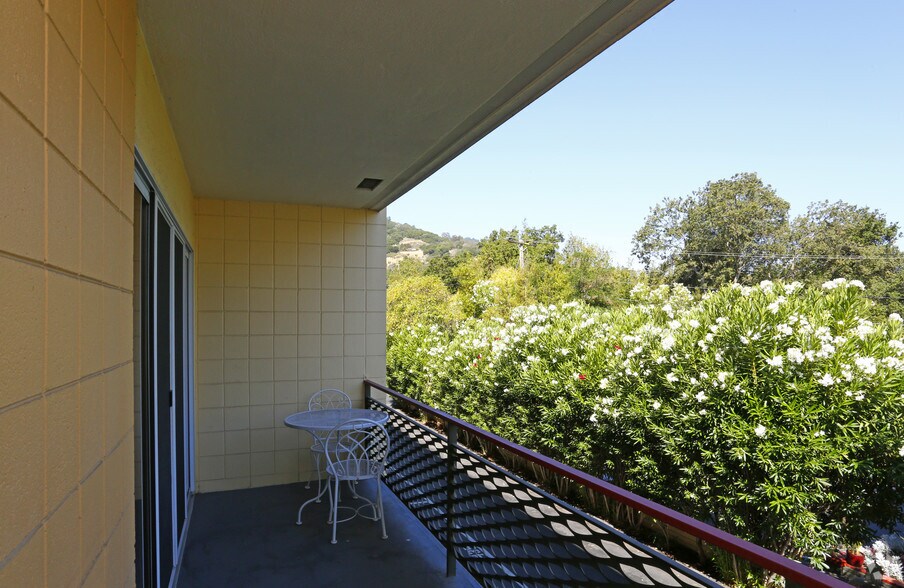 More Photos Of 20 E Main St, Los Gatos Apartments For Lease