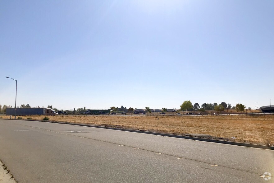 More Photos Of Quinn Rd, Vacaville Land For Sale