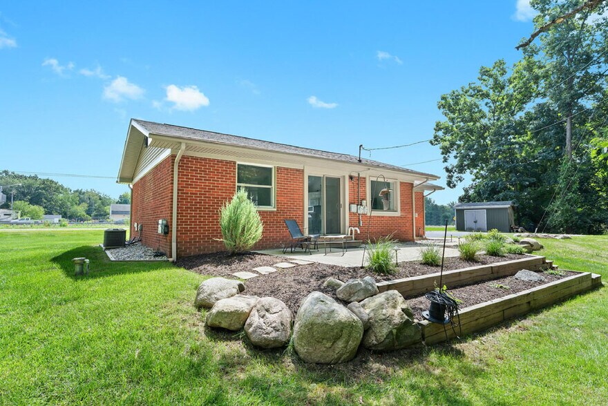 More Photos Of 8864 Whitmore Lake Rd, Brighton Office Residential For Lease