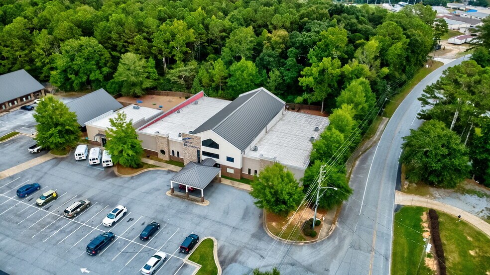 More Photos Of 7830 Veterans Pky, Columbus Office For Sale