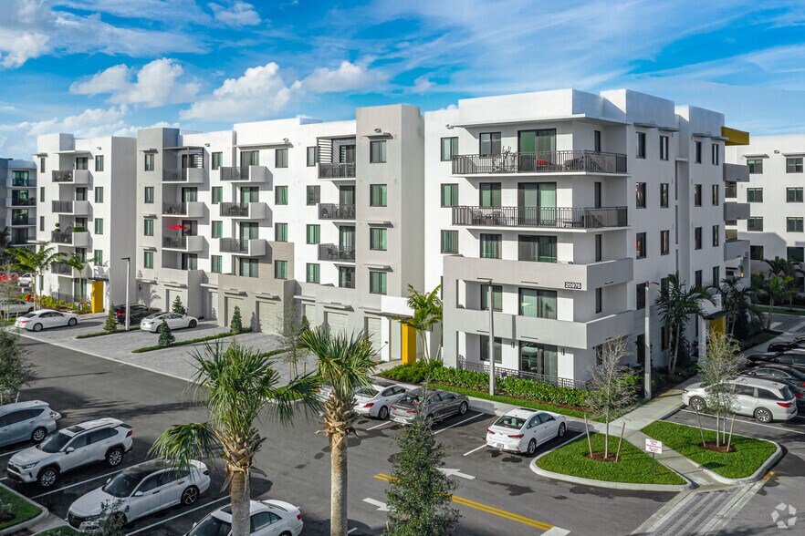 More Photos Of State Rd 7 & Glades Rd, Boca Raton Unknown For Lease