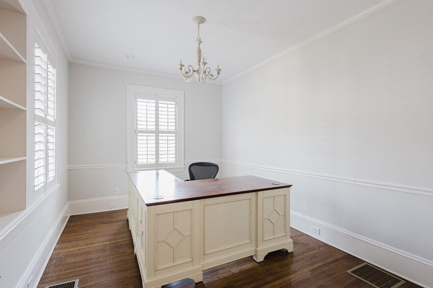 More Photos Of 1814 Euclid Ave, Charlotte Office For Lease