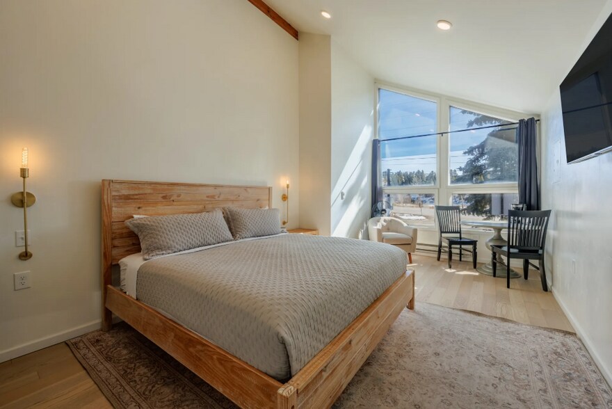 More Photos Of 207 Elm St, Leadville Hotel For Sale