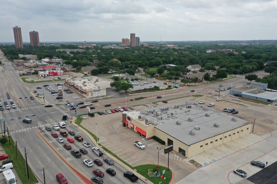 More Photos Of 501-511 W University Dr, Denton Unknown For Lease