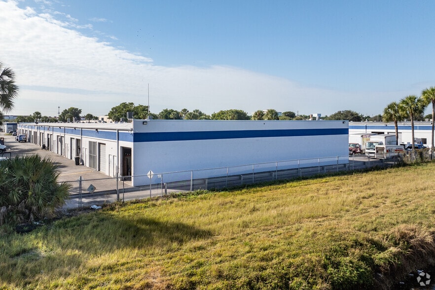 More Photos Of 10700-10736 SW 188th St, Miami Unknown For Lease