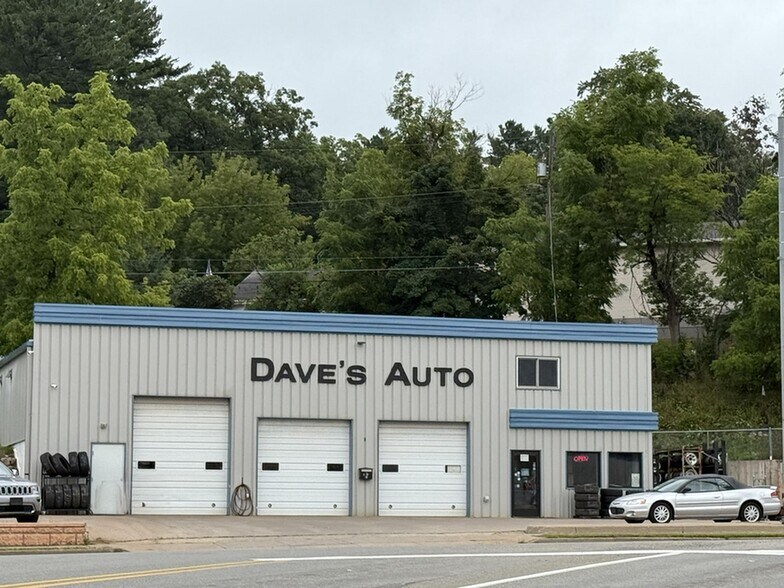 More Photos Of 1137 S Stephenson Ave, Iron Mountain Specialty For Sale