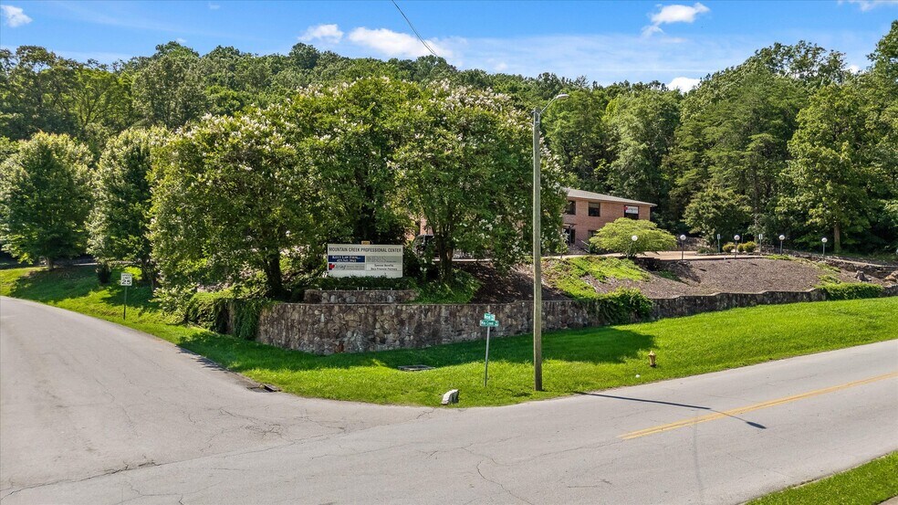 More Photos Of 901 Mountain Creek Rd, Chattanooga Office For Lease