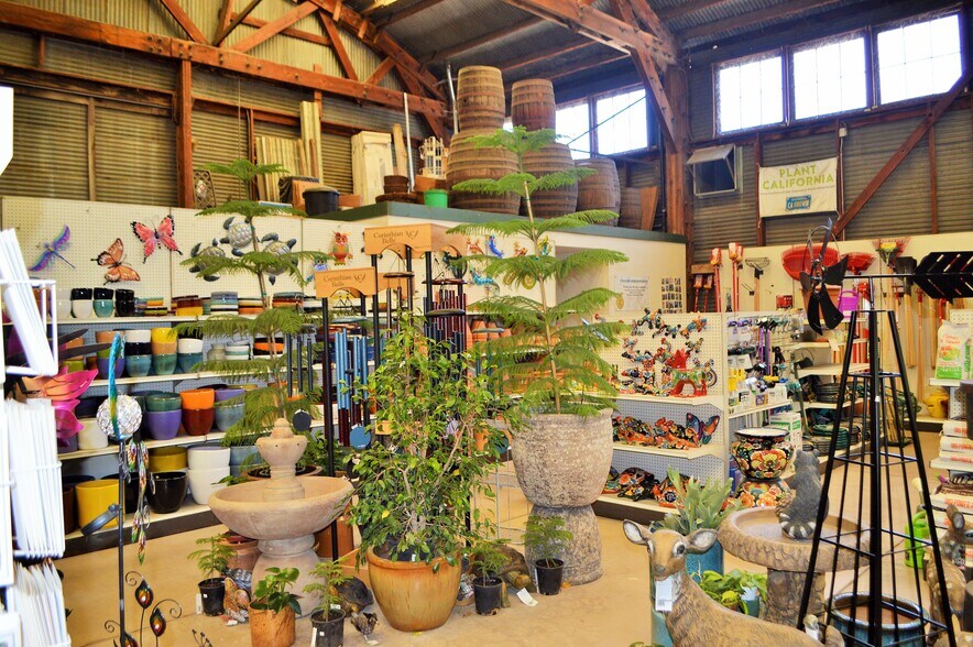 More Photos Of 2750 W Devonshire Ave, Hemet Freestanding For Sale