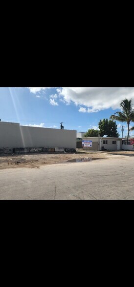 Primary Photo Of 14041 NW 20th Ave, Opa-locka Warehouse For Sale