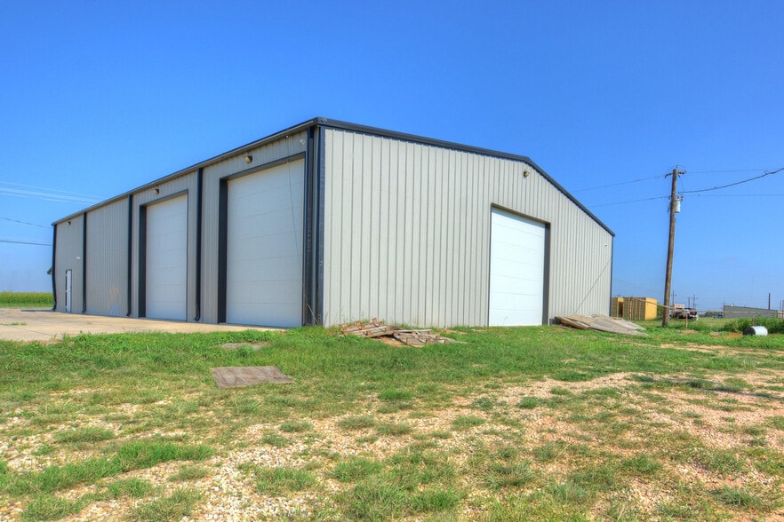 More Photos Of 1511 Private Road 7325, Lubbock Warehouse For Sale