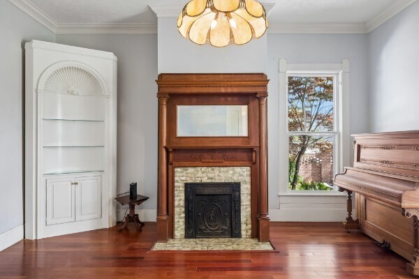More Photos Of 728 S Spring St, Manchester Specialty For Sale