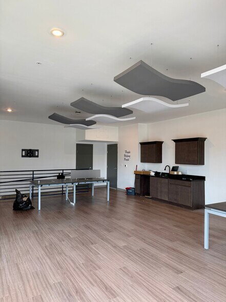 More Photos Of 1839 Madison Ave, Memphis Apartments For Lease