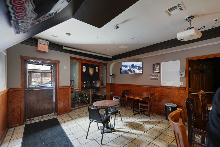 More Photos Of 110-114 County St, New Bedford Storefront Retail Residential For Sale