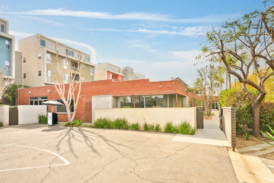 More Photos Of 4201 Redwood Ave, Los Angeles Loft Creative Space For Lease