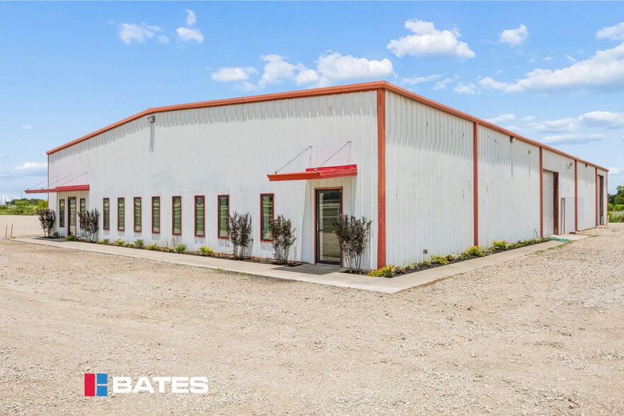 More Photos Of 5200 N I-45 Hwy, Ennis Unknown For Lease