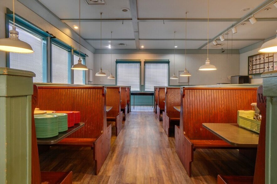 More Photos Of 2103 N Broadway, Poteau General Retail For Sale