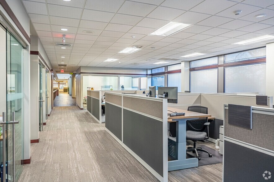 More Photos Of 1002 Deming Way, Madison Office For Sale