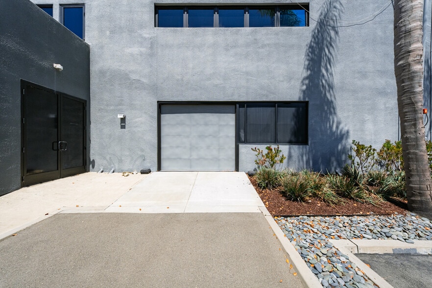 More Photos Of 18071 Fitch, Irvine Showroom For Sale