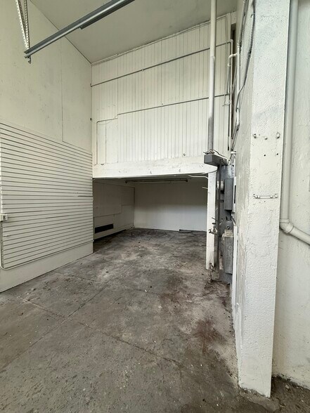More Photos Of 616 S Amphlett Blvd, San Mateo Auto Repair For Sale