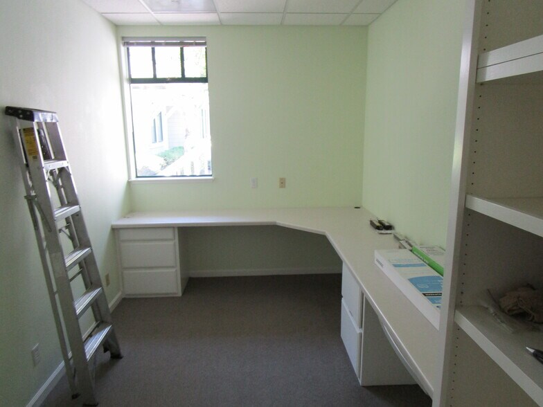 More Photos Of 5355 Skylane Blvd, Santa Rosa Flex For Lease