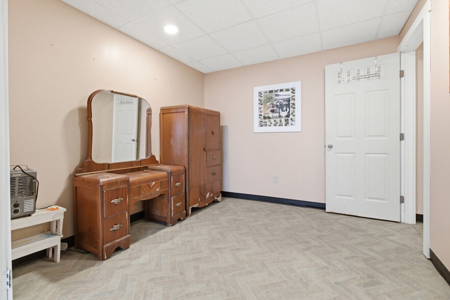 More Photos Of 1081 & 1083 Front St, Philipsburg Flex For Sale